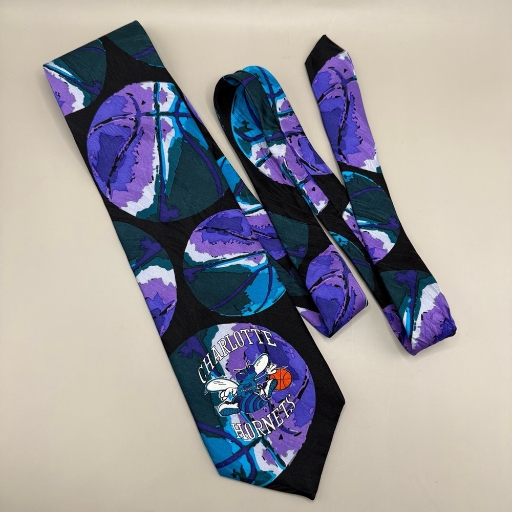 Vintage RM Sport NBA Basketball Charlotte Hornets Men's Necktie Tie 100% Silk